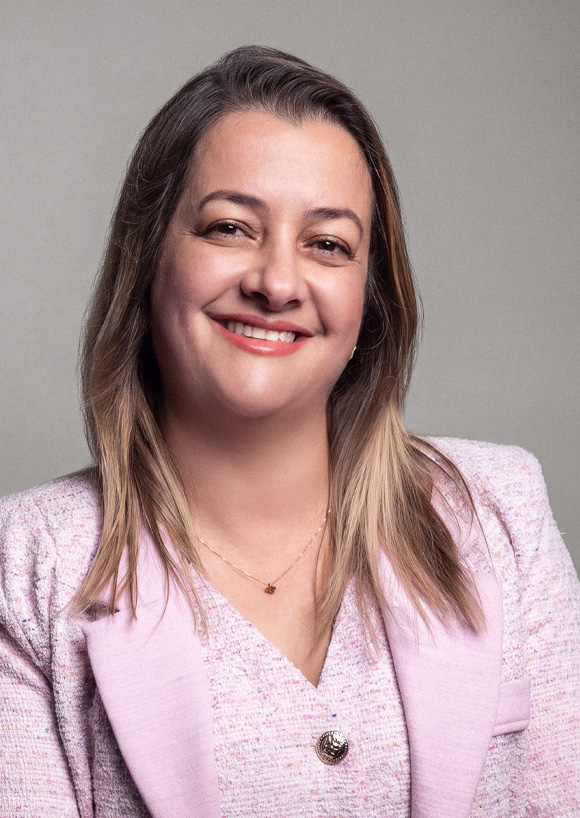 Dra. Emilia Albuquerque, advogada previdenciária, entrevistada da Revista Angel