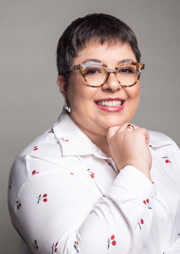 Dra. Juliana Magati, professora e criadora do método Direito Colorido, entrevistada da Revista Angel