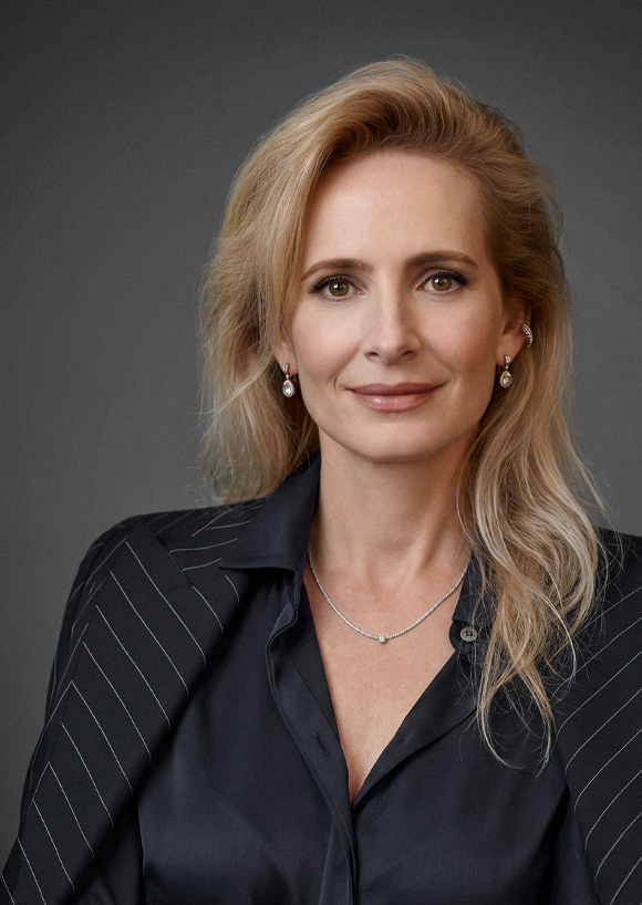 Dra. Ligia Maura Costa, especialista em compliance e integridade, reportagem de capa da Revista Angel