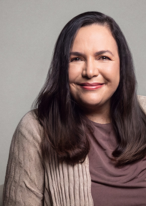 Dra. Luciana Sabbatine Neves, advogada de Direito Digital, entrevistada da Revista Angel