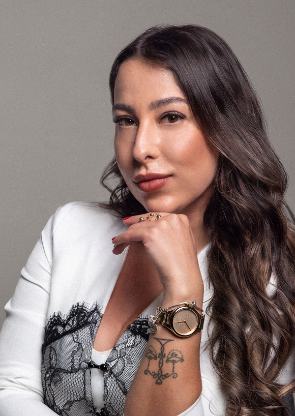 Dra. Tayane Farnocchia, advogada de família, entrevistada da Revista Angel