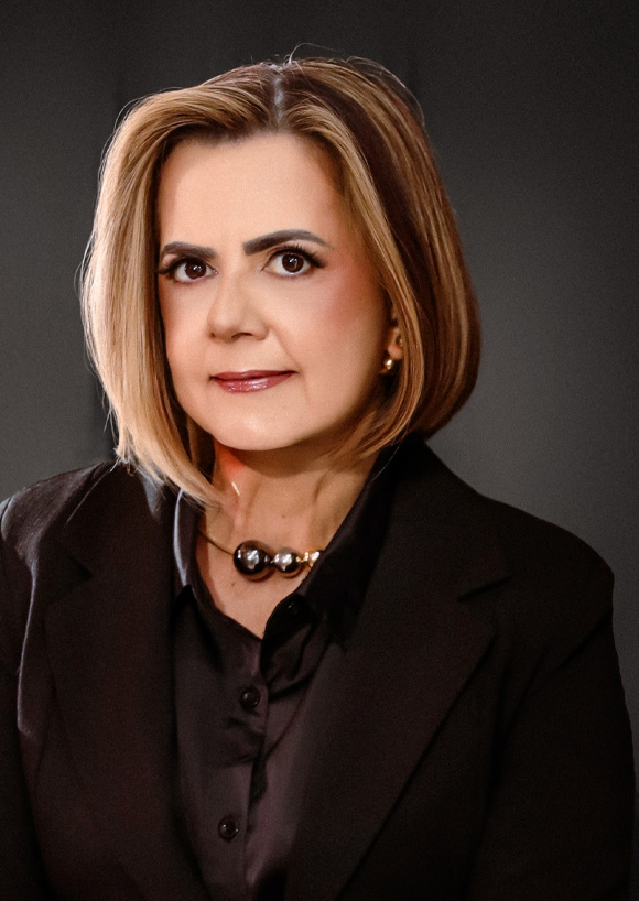 Dra. Valéria Navarro Neves, advogada previdenciária, entrevistada da Revista Angel