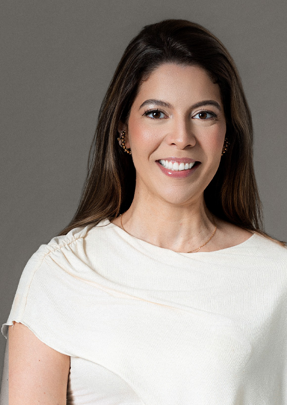 Dra. Viviane Macedo, advogada, entrevistada da Revista Angel