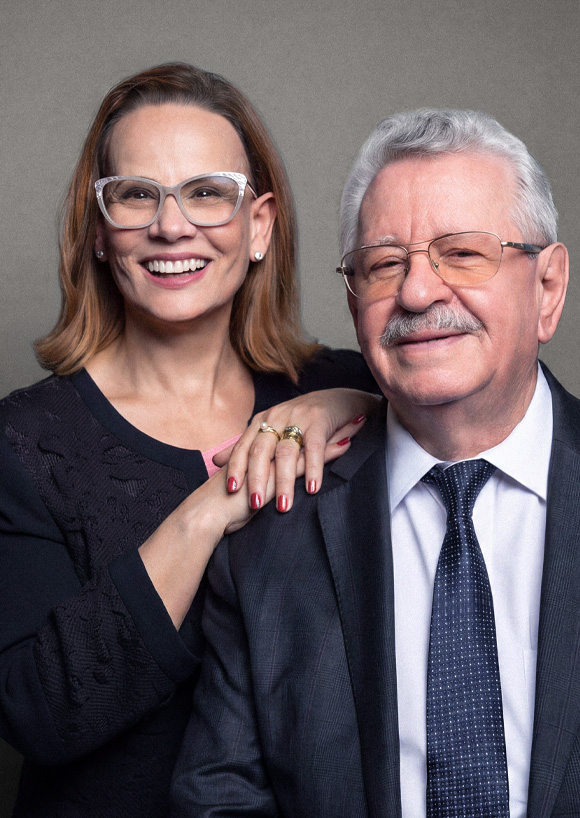Dra. Jaquelina Naldoni e Dr. João Alberto Naldoni, da Naldoni Advocacia, entrevistados da Revista Angel