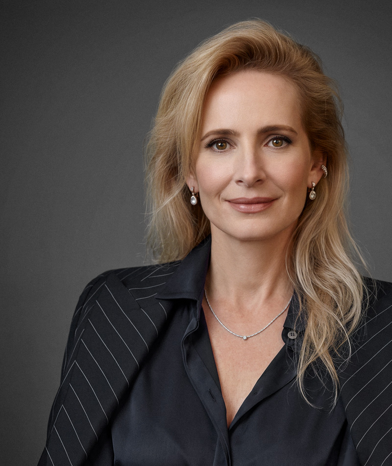 Dra. Ligia Maura Costa, advogada, reportagem de capa da Revista Angel